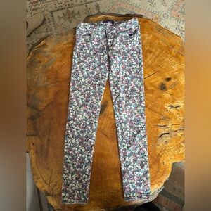 Levi’s size 10 kids Floral Jeans in good used condition